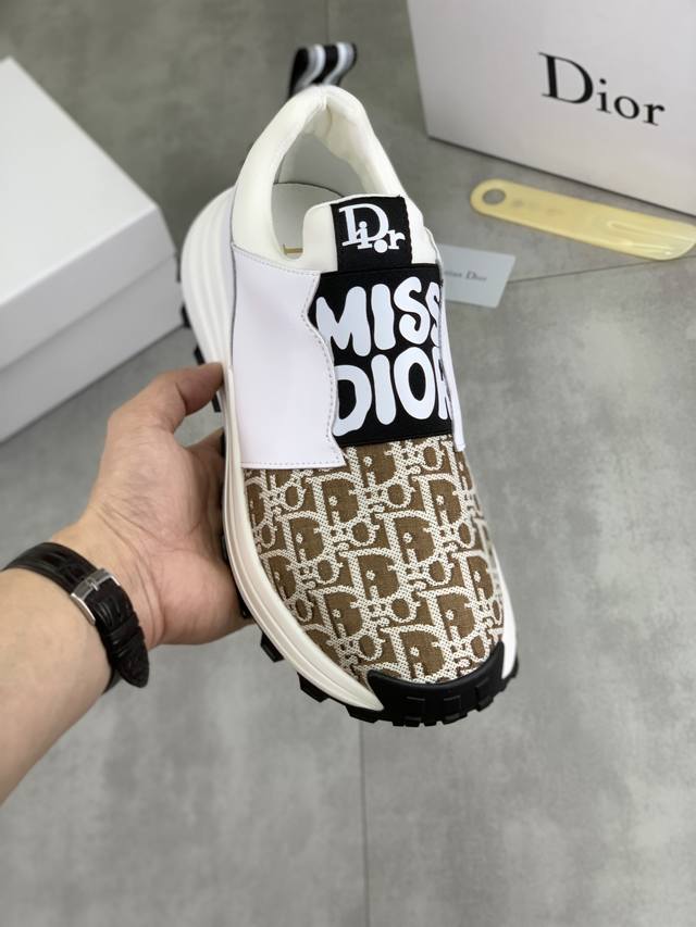 工厂P价P 实价 Dior 2025迪奥原版系带低帮男鞋 经典款休闲鞋本款是官方主打经典款，质量，原厂名师制作，采用优质牛皮配原版材料舒适透气网布內里猪皮鞋垫，
