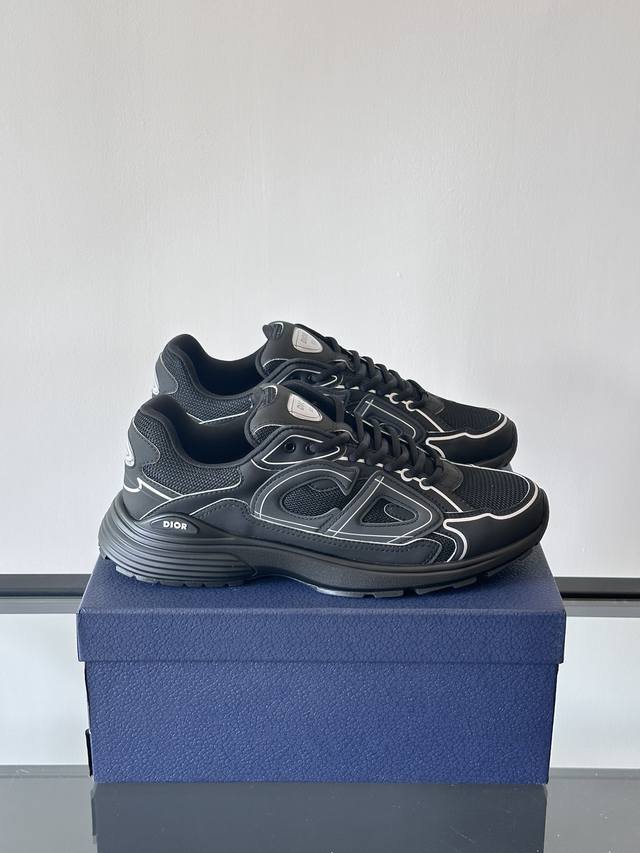 实价 Dior 迪奥 B30系列运动鞋，多色网眼织物和多色色科技面料 ,本季全新推出的这款 B30 低帮运动鞋是该系列的旗舰款式之一。采用多色网眼织物和科技面料
