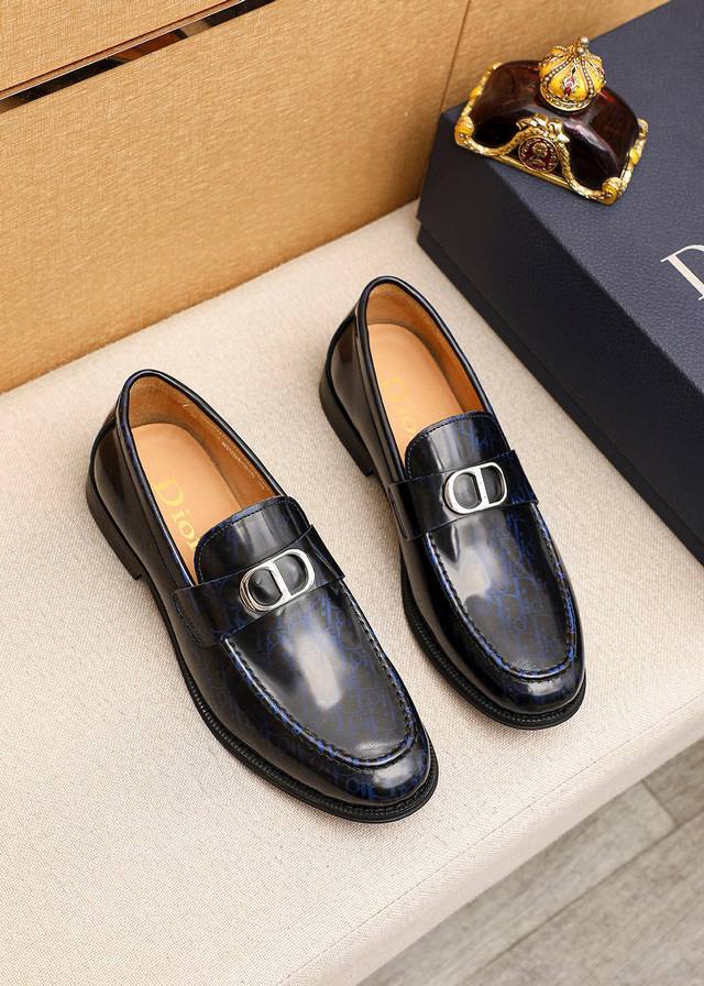 调工厂P价 男装男鞋 运动原单 商品商标：Dior 迪奥 休闲皮鞋 正码码数: 39-44 38.45.46订做 商品材料：精选 意大利进口头层开边珠牛皮鞋面+