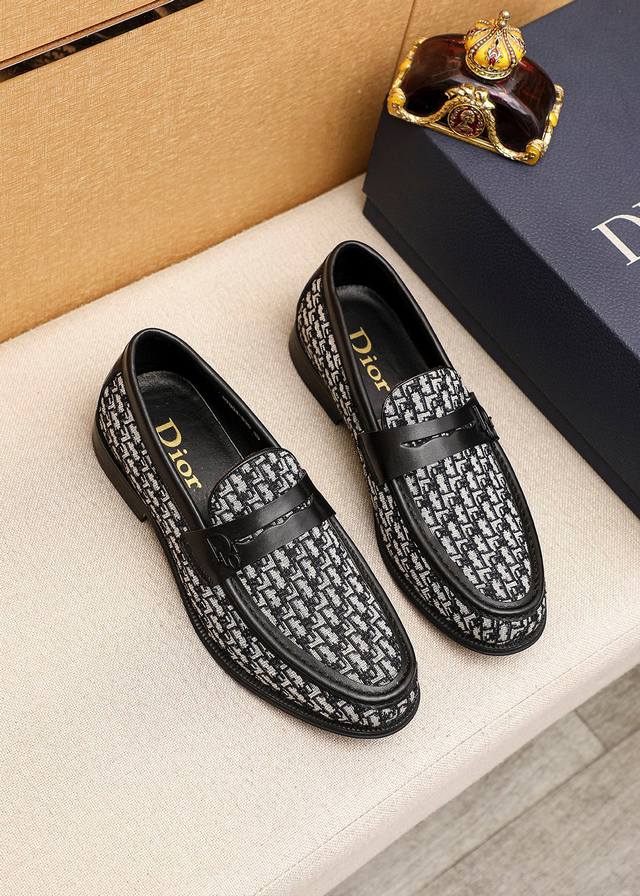 调工厂P价 男装男鞋 运动原单 商品商标：Dior 迪奥 休闲皮鞋 正码码数: 39-44 38.45.46订做 商品材料：精选 意大利进口头层小牛皮鞋面，进口