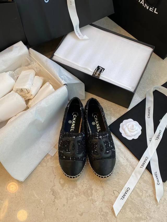 Chane* Espadrilles 渔夫鞋 小香经典版型！独家代购原版一比一品质！Hk海港城原版购入全程直播，原版一比一开发，绝对放心卖！ 细节剖析 ※新版呢
