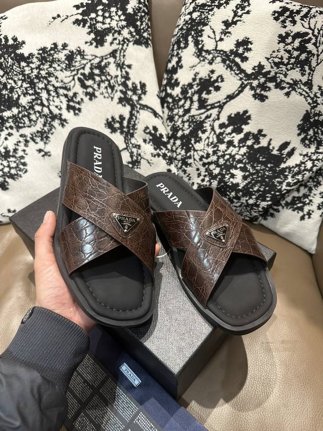 Prada 鳄鱼皮面、垫牛皮脚、 ，全套包装38-46码