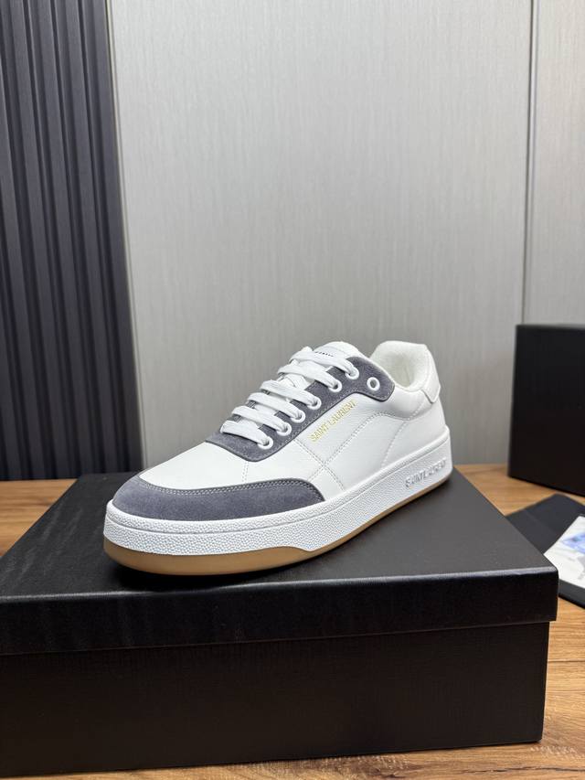 工厂P价 Saint Laurent.圣罗兰男士低帮休闲鞋 官网热卖款品牌旗舰店同步 进口牛皮鞋面，内里吸汗毛巾布、更加增强鞋子的柔软性、透气性及包裹性、牛皮垫