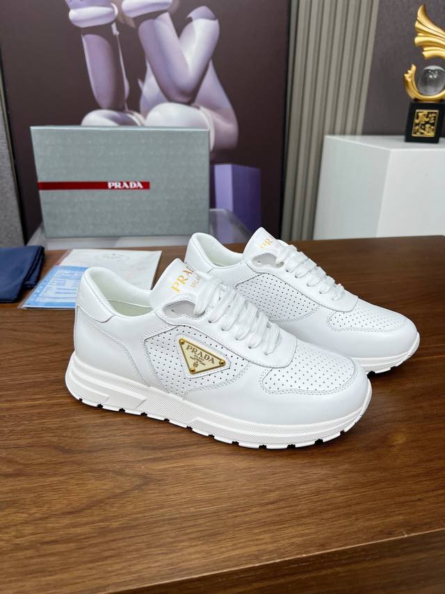 普拉达 Prada 2025早春夏新款出货啦 休闲厚底松糕鞋小牛皮鞋火爆登场原板复制！冲孔工艺～完美无瑕！采用高级感满满的进口小牛皮做鞋面，真正做到最顶级，金属