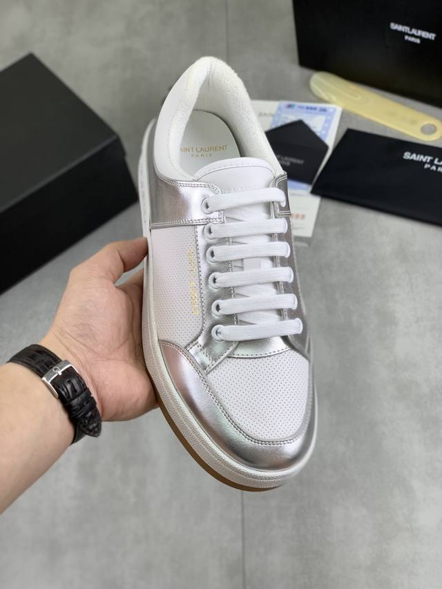 出厂价P 实价 Saint Laurent 圣罗兰、休闲鞋四季专柜同步最新款、Ysl、经典上乘美艳力作 专柜最火春夏系列 兼备气质 时尚 经典耐看的设计风格 上