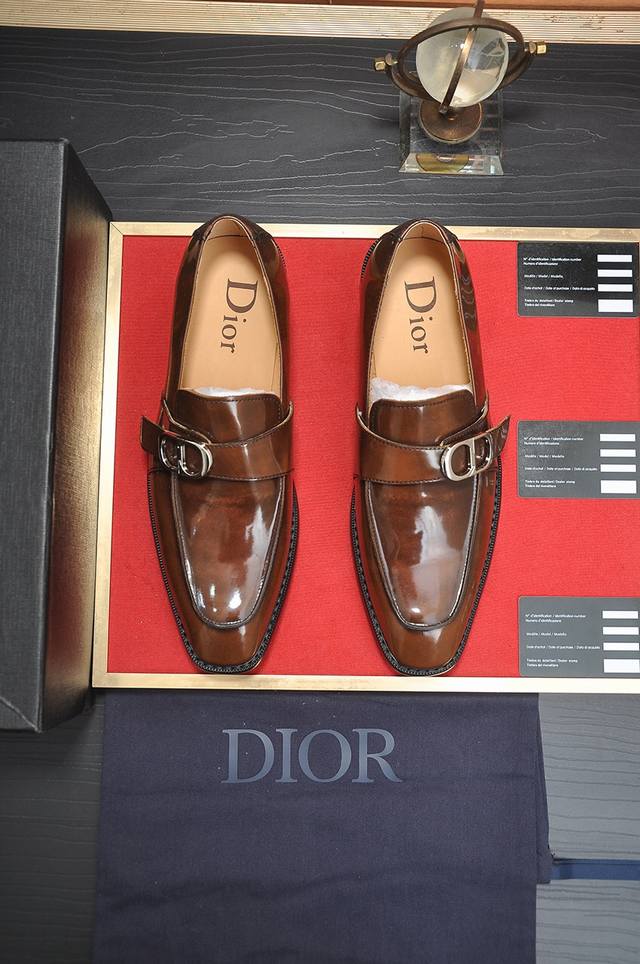 出厂价P Dior 水染牛皮内里 迪奥原版1:1高品质出厂，进口原版料，进口版原牛皮，水染牛皮内里，原版Tpu大底，码数:38-44