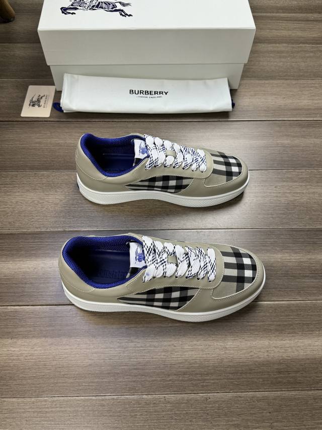 Burberry 巴宝莉 -高端品质 原单 -鞋面：进口纳帕小牛皮、品牌图腾布匹、鞋舌品牌布标 -内里：帆布内里 -大底：橡胶; 双色成型大底 -超高品控 做工