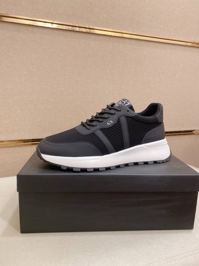 阿玛尼 Armani Exchange 最新春夏款休闲男鞋，欢迎1:1对比，爆单款香港专柜休闲鞋，专柜品质，支持验货，优质做工，鞋面采用意大利进口牛皮面料，透气