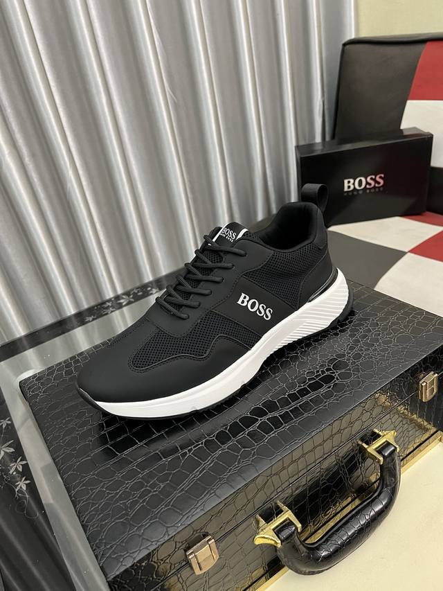 Boos 男鞋休闲鞋原单品质鞋面采用进口小牛皮，超透气舒适内里做工精细，高端大气。有时尚典范造型。发泡透明耐磨大底，穿着舒适，值得拥有。码数：38–442色可选
