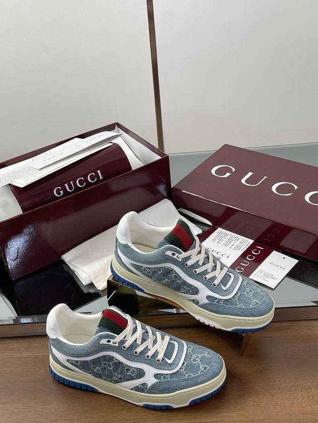 Gucci Re-Web系列运动鞋 男+10顶级代购级别 古奇2025S早秋新款 新色情侣款Re-Web系列休闲运动鞋 这个系列焕新演绎品牌经典条纹，以大胆不羁
