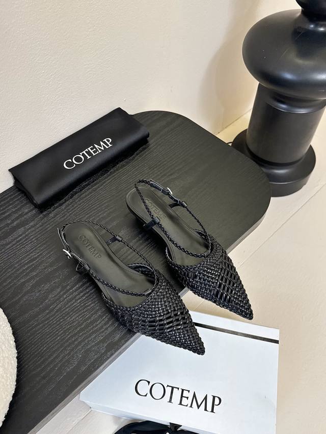 Cotem* 新品 以精巧编织工艺塑造独特鞋面 尖头设计增添锐利摩登感 编织绑带环绕脚踝 勾勒纤细线条 将复古韵味与现代时尚精妙融合 尽显别致风情 是提升造型格