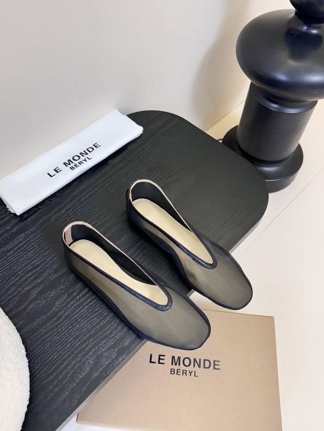 Le Monde Beryl2025春夏新款极简网纱平底单鞋凉鞋！网纱是你无法抗拒的魅力诱惑轻盈而神秘，充满了朦胧美小方头设计优雅大方，尽显女性气质。让身姿更加