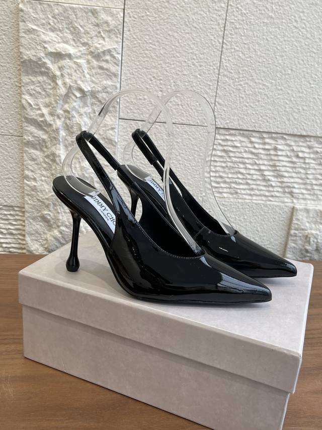 顶级版本 Jimmy Choo 25Ss 春夏新款 尖头 高跟 凉鞋 单鞋 Jimmy Choo 露跟高跟鞋，重逢惊艳 优雅邂逅 碰撞之美 ，小羊皮皮材质，尖头