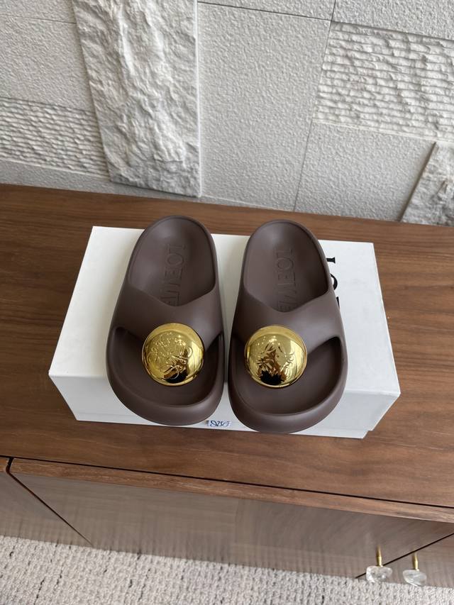 顶级版本: Loewe 罗意威 25Ss 春夏新款 泡泡夹脚 沙滩鞋 凉拖鞋 罗意威 Foam Pebble 凉鞋 原版购入复刻开发做货，泡沫橡胶凉鞋，搭配闪亮