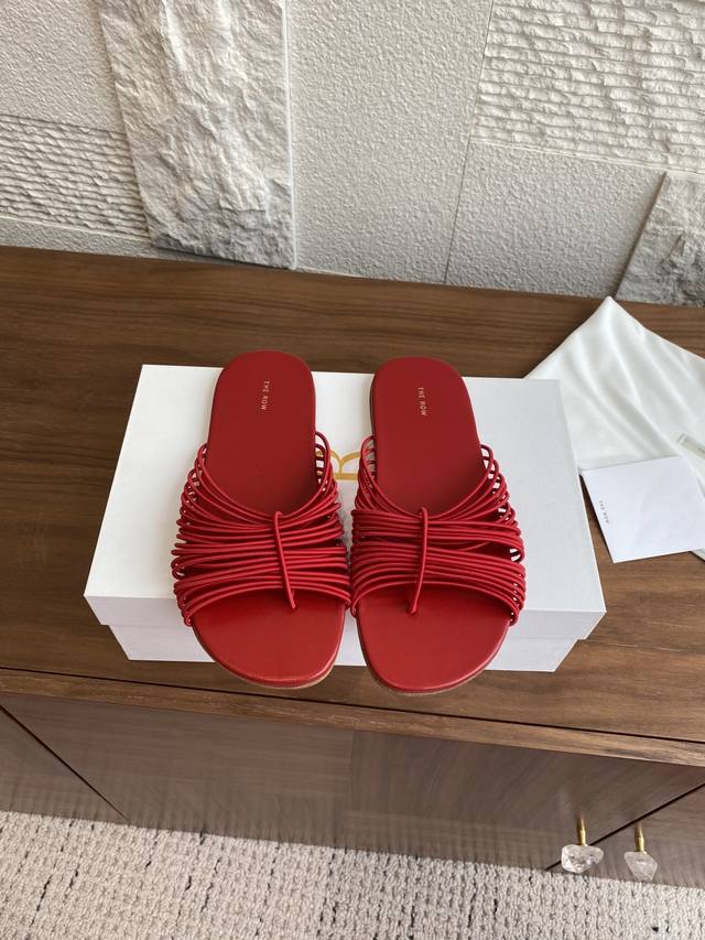 顶级版本: The Row 25Ss夏季新品 弹力绳 细带 绑带 夹趾 夹脚 平底 罗马拖鞋 The Row家的简约系列真的没话可说，整鞋采用优质弹力绳制作，细