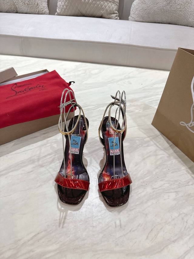 独家顶级版 原版盒 Christian Louboutin 2025S原版做货重工Cl漫威联名限定新款高跟鞋 材质：头层高光小牛皮 内里：粒面珠光羊皮里 大底：