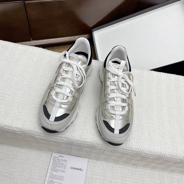 顶级版本Chanel 25Ss新款棒球鞋休闲运动鞋 初夏第一爆款来袭 宝贝们金手指动起来！ Chanel香奈儿25A最新款厚底休闲运动鞋 专柜同步 专柜非常火爆