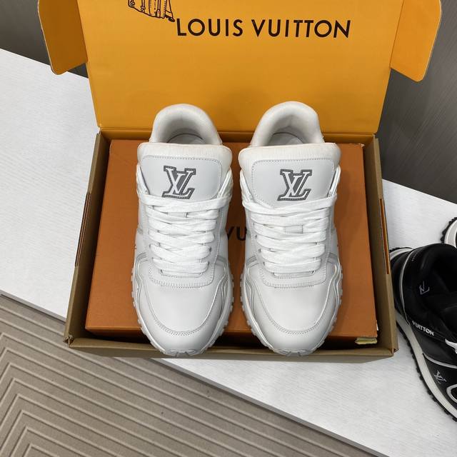 出厂价P 情侣款 Louis Vuitton 25Ss Lv路易威登专柜最新休闲胖丁鞋 ，众多网红明星纷纷开秀上脚 ，这款系带休闲运动鞋妥妥的美式老爹鞋风格 经
