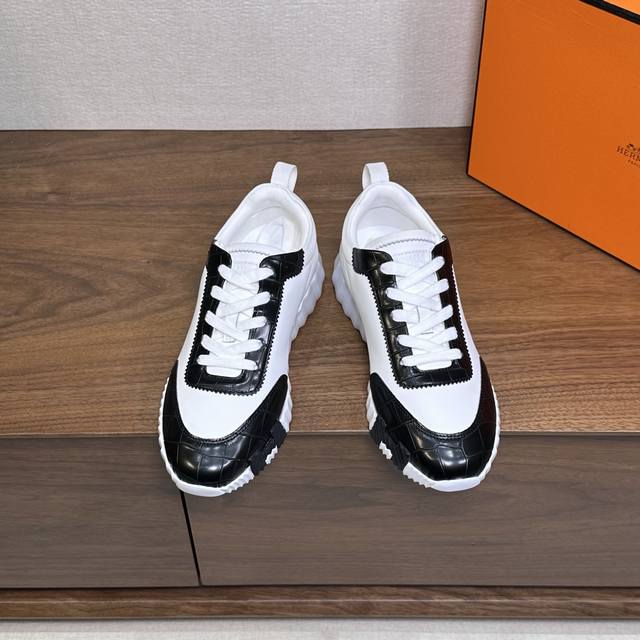 男码20Herme S Ss24 New Arrival～ 专柜大热情侣款，H家配货首选鞋履！ 是爱马仕经典款 每一季都会出很多颜色 绝对是最值得买的配货之一