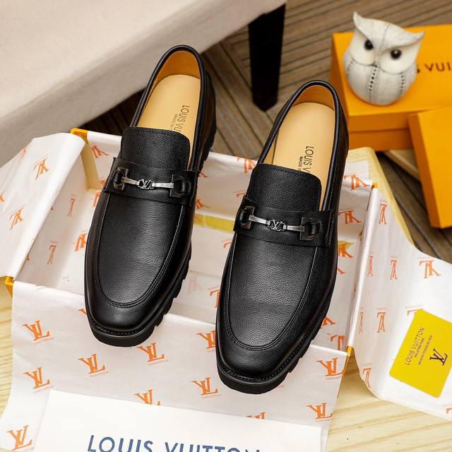 Louis Vuitton 里 路易威登 新款男士休闲商务皮鞋官网原版复制，鞋面采用进口官网1:1材料制作意大利牛皮面，水染内里绝非一般的工艺制造，大厂工艺流程