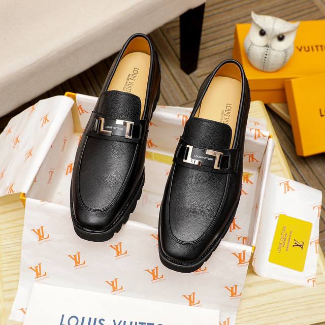 Louis Vuitton 里 路易威登 新款男士休闲商务皮鞋官网原版复制，鞋面采用进口官网1:1材料制作意大利牛皮面，水染内里绝非一般的工艺制造，大厂工艺流程