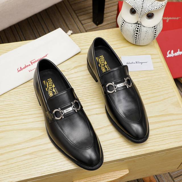 菲拉格幕 Ferragamo 新款男士休闲套脚鞋官网原版1:1开模，原单品质做工精细，高端奢华鞋面采用进口意大利头层牛皮奢华皮内里橡胶耐磨防滑大底，穿着透气舒适