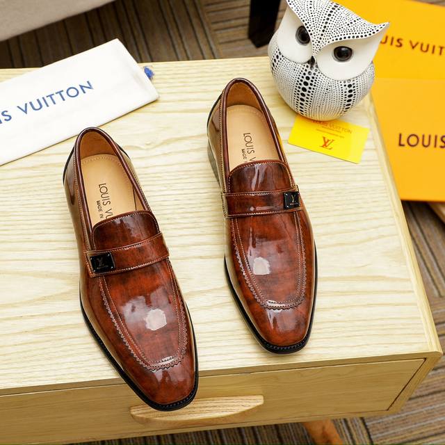 Louis Vuitton 里 路易威登 新款男士休闲商务皮鞋官网原版复制，鞋面采用进口官网1:1材料制作意大利牛皮面，高端内里绝非一般的工艺制造，大厂工艺流程