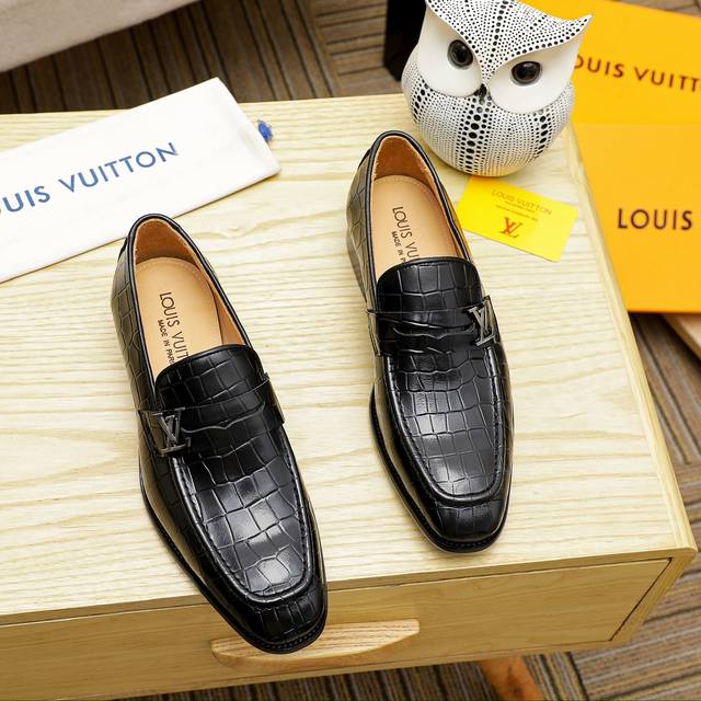 Louis Vuitton 里 路易威登 新款男士休闲商务皮鞋官网原版复制，鞋面采用进口官网1:1材料制作意大利牛皮面，高端内里绝非一般的工艺制造，大厂工艺流程