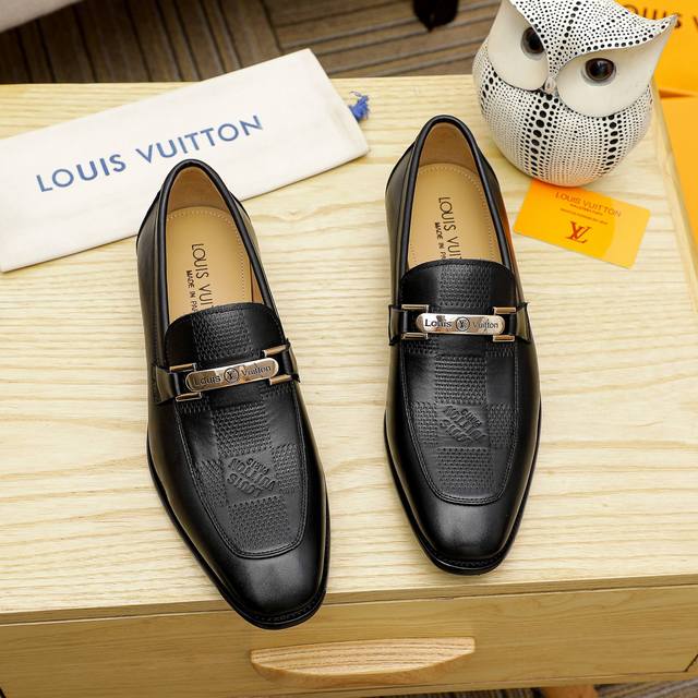 Louis Vuitton 里 路易威登 新款男士休闲商务皮鞋官网原版复制，鞋面采用进口官网1:1材料制作意大利牛皮面，水染内里绝非一般的工艺制造，大厂工艺流程