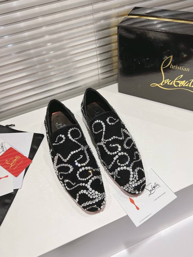 皮片底章鱼钻款 真皮底 橡胶底P430 顶级版定制 无论是楦型、面料、钻、钉、内里、大底、都尽可能的接近Zp 鞋底原厂特供原版底 内里进口水染牛皮 私人定制时间