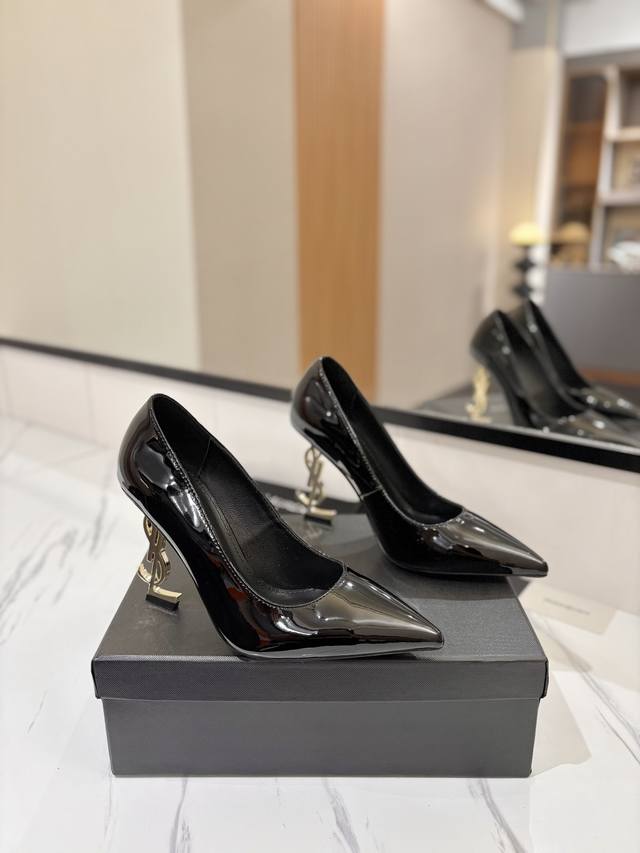 出厂价Pp： Saint Lauren Ysl圣罗兰 圣罗兰Ysl 春夏｜高跟鞋新品 绝美 精致 优雅！上脚特别稳，放心入！ 鞋跟是重新开模定制的，高度与正品一