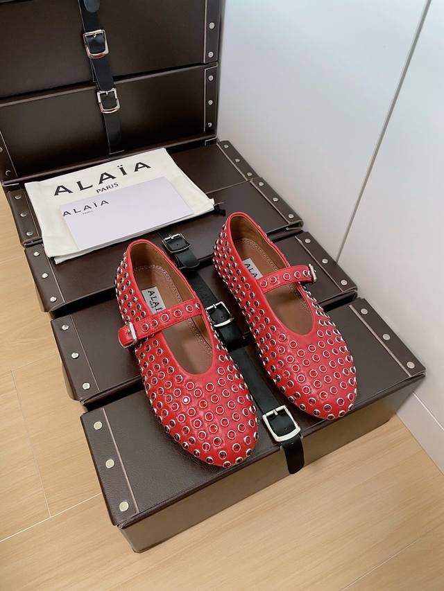 厂价P全钻款 ，大眼扣款P390，镂空皮款P380，网面款P340 Alaia｜阿莱亚24S新品复古 玛丽珍鞋芭蕾舞鞋 满满的少女风 既摩登又复古的味道 非常的