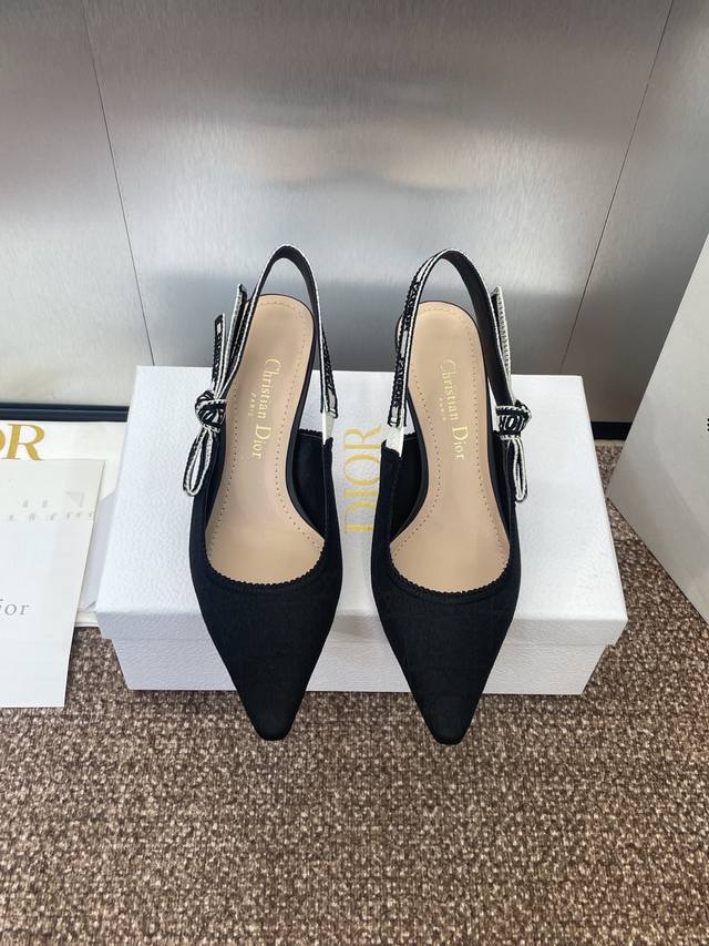 工厂P价P J‘Adior织带后空凉鞋 迪奥 Dior 2025 春夏最新色Quake Oblique 藤格纹提花刺绣字母Logo高跟蝴蝶结拼色女鞋 市场顶级高