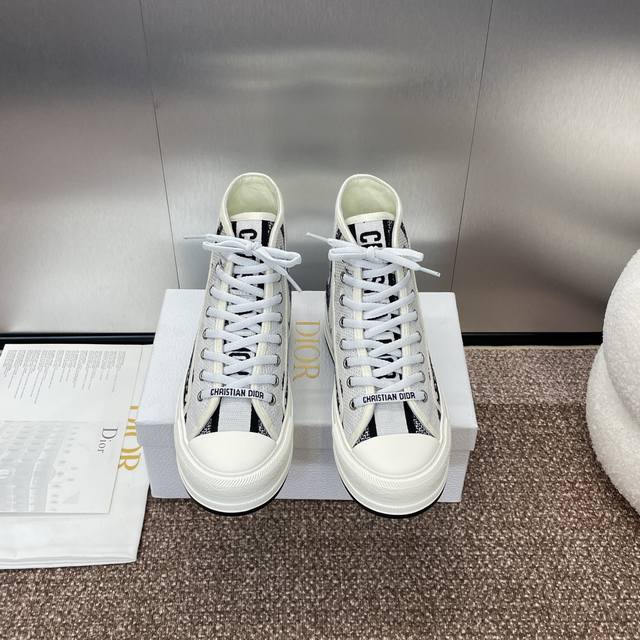工厂P价P Dior 迪奥 早春最新情侣款厚底绑带高帮休闲鞋 Walk’N Dior Oblique 暗花字母Logo提花刺绣图案拼色帆布运动小白鞋 市面最高版