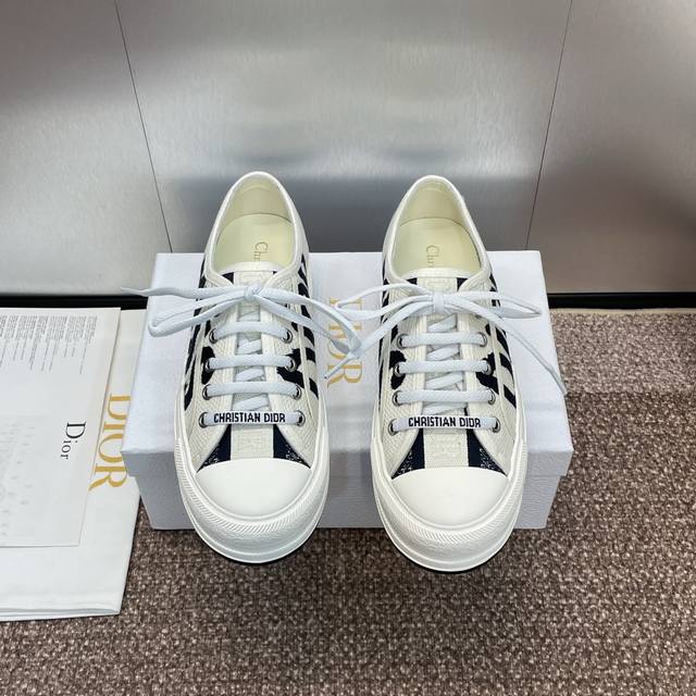 工厂P价P女码 男码 Dior 迪奥 早春最新情侣款厚底绑带低帮休闲鞋 Walk’N Dior Oblique 暗花字母Logo提花刺绣图案拼色帆布运动小白鞋