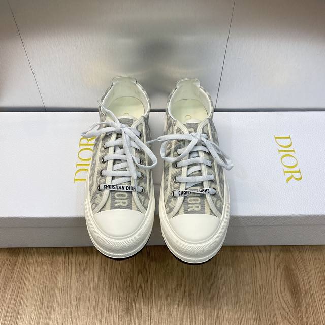工厂P价P女码 男码 Dior 迪奥 春夏新款Walkn滑板鞋 平底绑带休闲鞋 标志性暗花字母Logo提花刺绣图案拼色帆布运动鞋 市面最高版本 材质:原版进口环