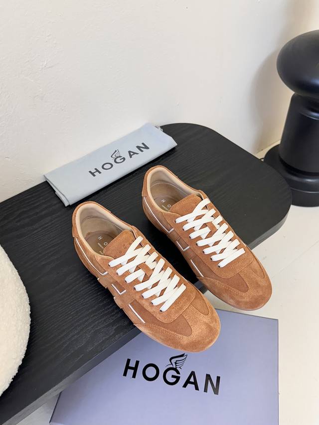 Hogan 25春夏新品情侣款 阿甘鞋、德训鞋、复古休闲运动鞋 小红书好物分享；实在是太美太好穿太舒服太百搭啦 鞋子很轻便，逛街暴走户外运动零压力，配裙子裤子都