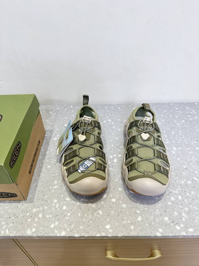 Keen 科恩 Shanti Eva 小红书热门户外凉鞋 鞋身线条更立体的凉鞋来别具一格的外星人造型走在哪里都是一道吸睛的风景 山系户外的基因加上大胆的创新打造