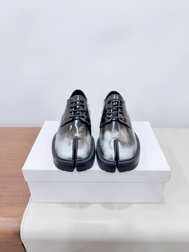 男码+20 *6 已认证 Maison Margiel*玛吉拉Mm6 独家新品最高版本买手代购1:1完美复刻 猪蹄平底分趾Tabi凉鞋单鞋 原版开模双层真皮鞋底
