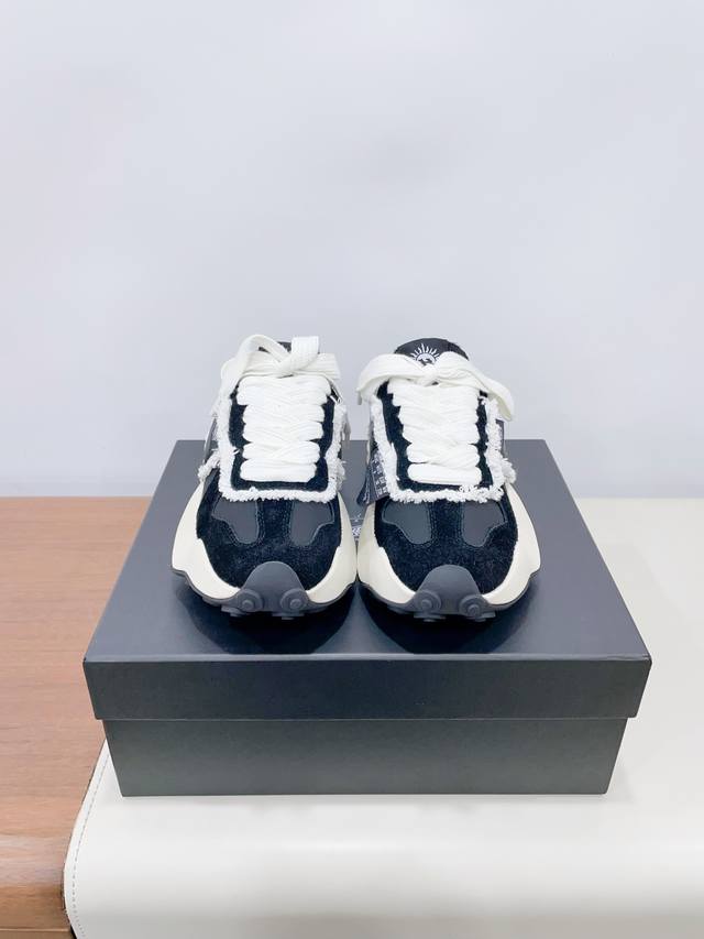 Heyday X Vessel联名新款 24Ss 秋冬新款 情侣款 休闲鞋 大波浪”的造型，复古与时尚并存 中底采用 Eva轻量化材质，提供缓冲减重效果行走起来