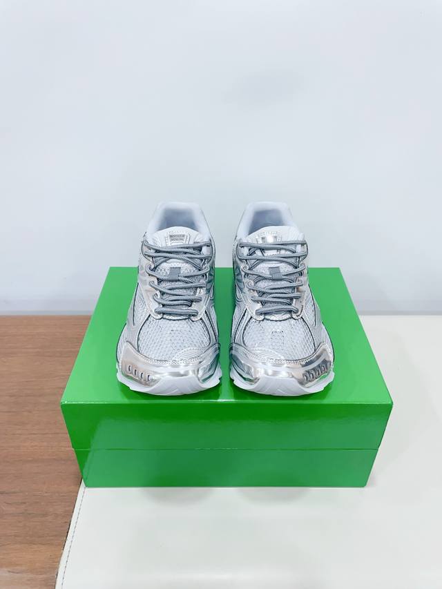 王一博同款最新火爆款 情侣款 Bottega Venet* Bv24全新 Orbit设计师谢幕款 休闲 运动鞋，焕然新型写意纯粹无束，注色现代符号，时尚又酷又帅