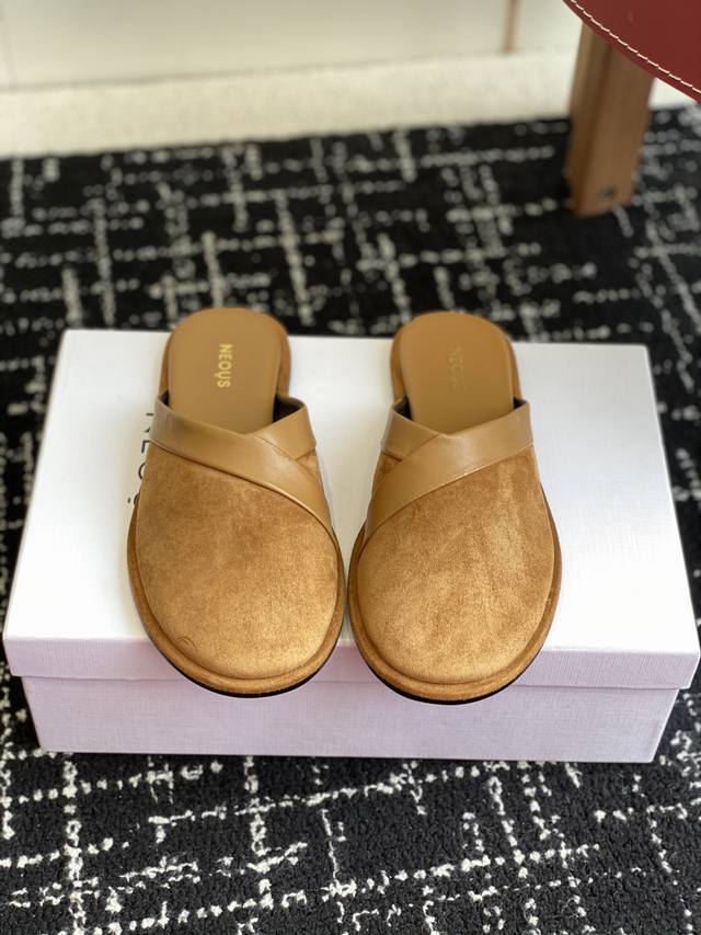 代购级 Neous 25Ss 来自英国的小众品牌又一款 圆头拖鞋 小众伦敦鞋履品牌Neous虽然不及大众品牌知名度高 但Neous的鞋款却有着一票粉丝，凭著品牌