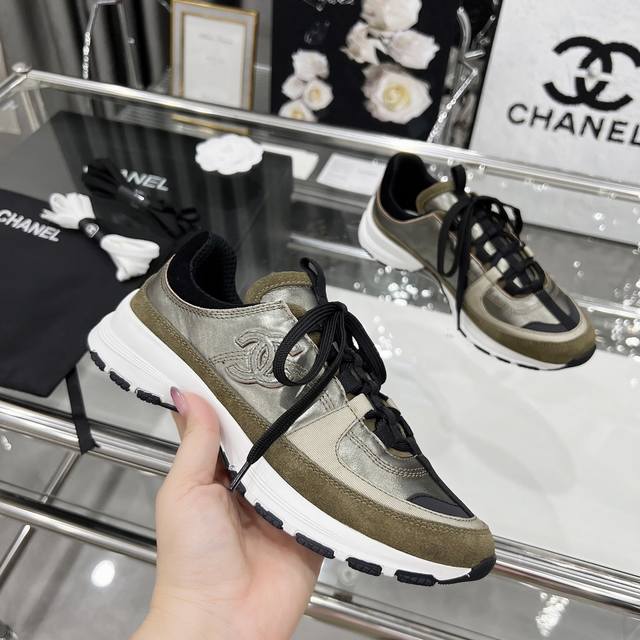 Chanel官网同步2025新款高版本香奈儿顶级休闲鞋系列__________________ 春秋季香家必备爆款，女神系列，拥有香家特色优雅名媛气质，超级耐看