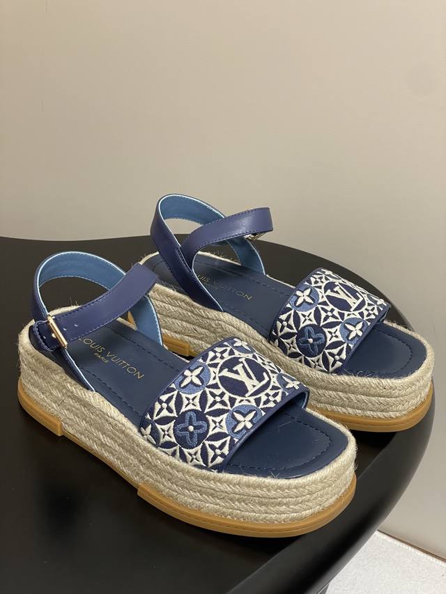25Ss春夏新款Louis Vuiteeon Lv Maya Platform 帆布便鞋凉鞋草编麻绳底防水台厚底凉鞋老花丹宁布一字带凉鞋 本款 Maya Pla