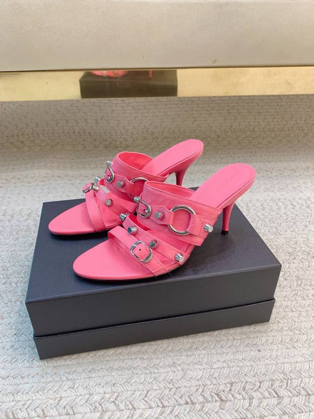 Balenciag*Ss25新款铆钉三带高跟凉拖鞋 材质 鞋面：进口牛皮面 内里：进口羊皮里 大底：真皮大底 码数：35-39 34、40定做不退不换