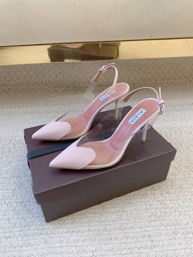 Alaia Ss25新款新色心型高跟鞋 原版套楦 顶级品质 材质 鞋面：进口Pvc牛漆皮 垫脚：进口羊皮里 大底：原版注塑真皮大底 跟高：9Cm 码数：35-3