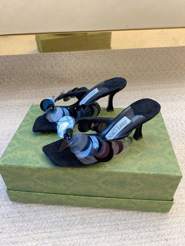 Jimmy Cho*Ss25新款亮片夹趾拖鞋 原版套楦 顶级品质 材质 垫脚：进口羊皮里 大底：真皮大底 码数：35-39 40定做不退不换
