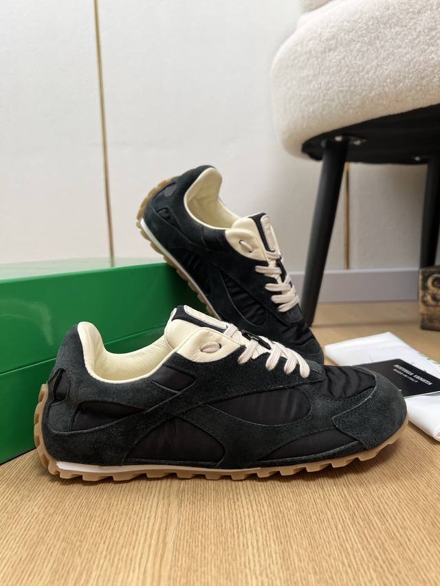 Bottega Veneta 葆蝶家 2025 Bv2025家春夏新品 专柜主打爆款Orbit Flash复古跑鞋芭蕾鞋老爹鞋休闲运动鞋 Runner运动鞋 原