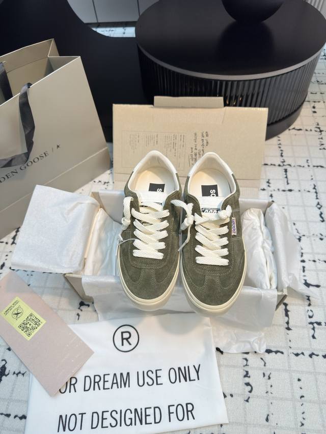 顶级版本 Ggdb~~Golden Goose Deluxe Bran D# 全网最好版本不服来比 # Ggdb Snerkers系列~~火红程度上怼小白鞋，下