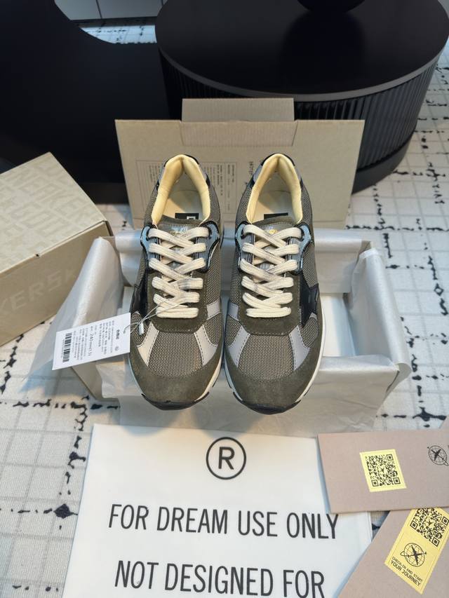 顶级版本Ggdb~~Golden Goose Deluxe Bran D# 全网最好版本不服来比 # Ggdb Snerkers系列~~火红程度上怼小白鞋，！明